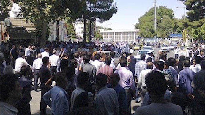 تجمع اعتراضی کارگران نیشکر هفت‌تپه - آرشیو
