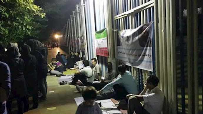  تحصن شبانه روزی غارت‌شدگان مؤسسه کاسپین در تهران 