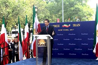 تظاهرات ایرانیان آزاده و اشرفنشانها علیه حضور آخوند روحانی در نیویورک تظاهرات ایرانیان آزاده و اشرفنشانها علیه حضور آخوند روحانی در نیویورک