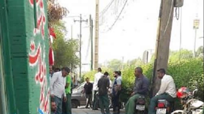 تجمع اعتراضی کارگران شهرداری مقابل شورای قلابی شهر اهواز