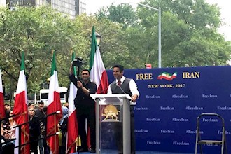 تظاهرات ایرانیان آزاده و اشرفنشانها علیه حضور آخوند روحانی در نیویورک تظاهرات ایرانیان آزاده و اشرفنشانها علیه حضور آخوند روحانی در نیویورک