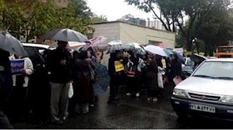 تجمع اعتراضی صدها تن از معلمان بازنشسته در کرمانشاه