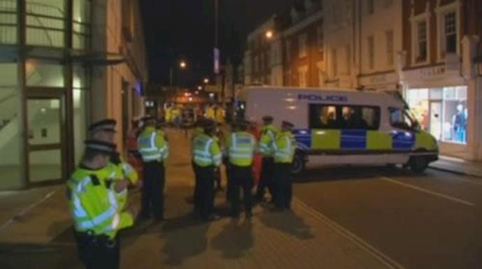 تحقیقات پلیس انگلستان در رابطه با حادثه تروریستی متروی لندن ادامه دارد