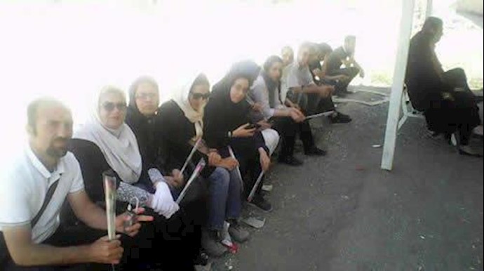 تجمع جمعی از فعالین سیاسی و مدنی روبروی زندان گوهردشت كرج