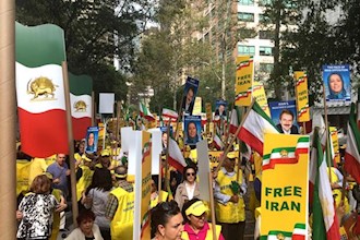 تظاهرات ایرانیان آزاده و اشرفنشانها علیه حضور آخوند روحانی در نیویورک تظاهرات ایرانیان آزاده و اشرفنشانها علیه حضور آخوند روحانی در نیویورک