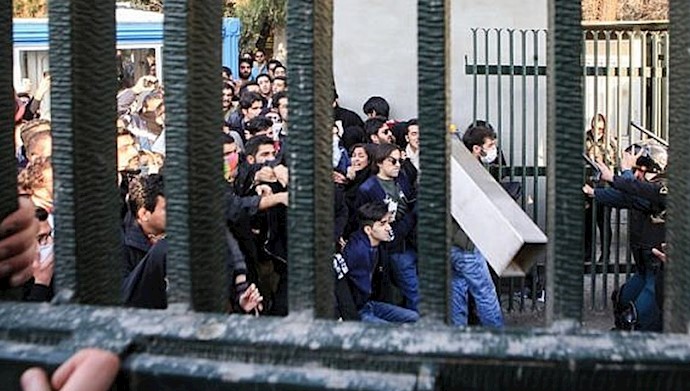 تظاهرات دانشگاه تهران دیماه.