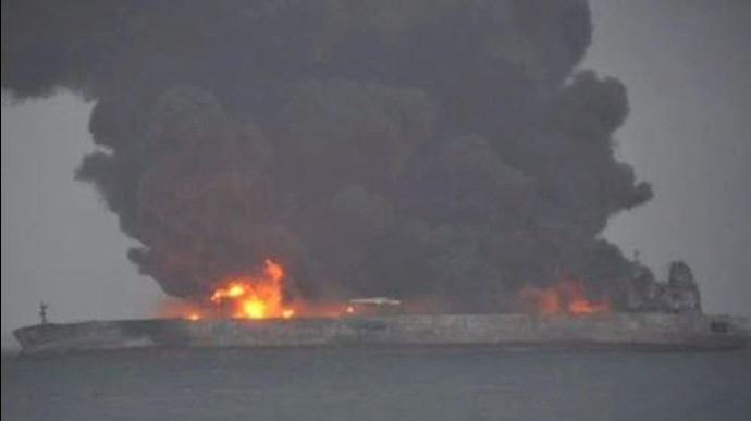 تصادف یک تانکر نفتی در سواحل چین