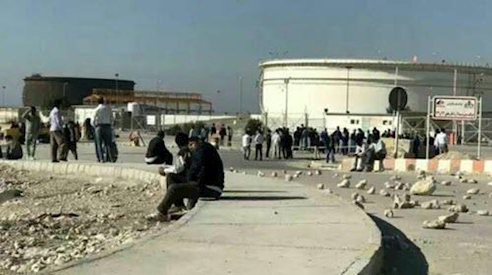 ادامه اعتصاب کارگران پارس جنوبی در کنگان