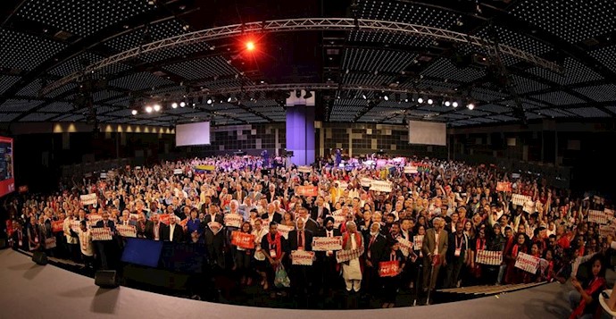 سالن برگزاری کنگره سالانه فدراسیون بین‌المللی کارگران حمل‌ و‌نقل