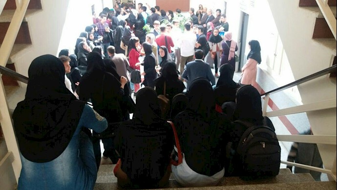 سنندج.تجمع اعتراضی دانشجویان دانشگاه آزاد سنندج۲۳مهر۹۷