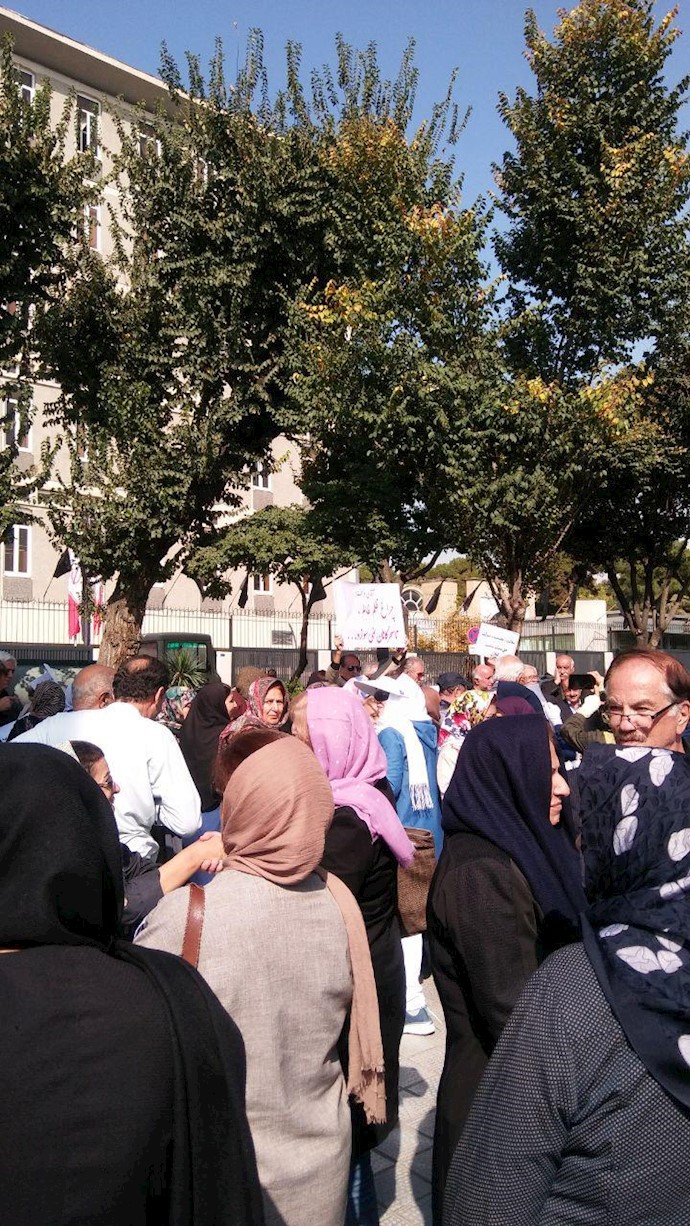تجمع اعتراضی بانشستگان مقابل سازمان برنامه بودجه رژیم در تهران