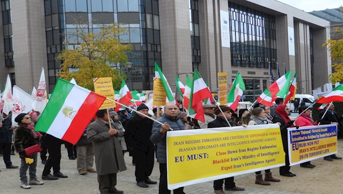 تظاهرات ایرانیان در مقابل مقر اتحادیه اروپا در بروکسل