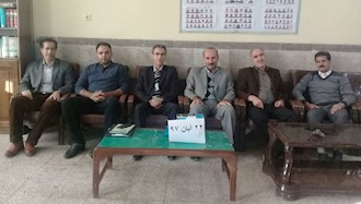تحصن معلمان ناحیه ۳  کرمانشاه22آبان