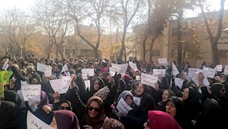  اعتراض معلمان و فرهنگیان استان اصفهان جلوی آموزش و پرورش استان