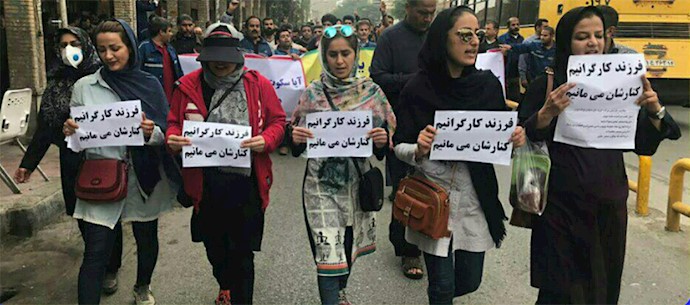 اهواز.شرکت زنان در صف اول تظاهرات کارگران فولاد۱۳آذر 