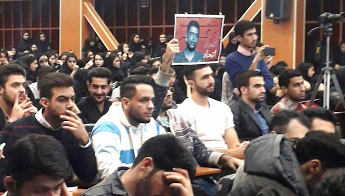 اقدام شجاعانه دانشجوی دانشگاه خیام مشهد در حمایت از اسماعیل بخشی در مراسم روز دانشجو