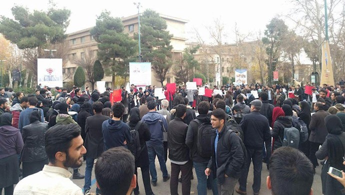 تجمع اعتراضی دانشجویان دانشگاه تهران ۱۸ آذر۹۷