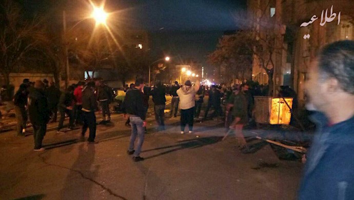 تجمع دراويش در تهران و حمله نيروهاي سركوبگر به آنان