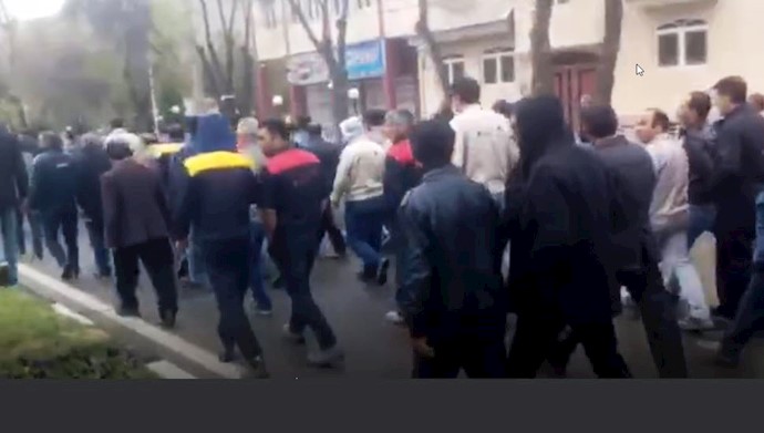 تظاهرات کارگران کاشی و سرامیک حافظ در شیراز