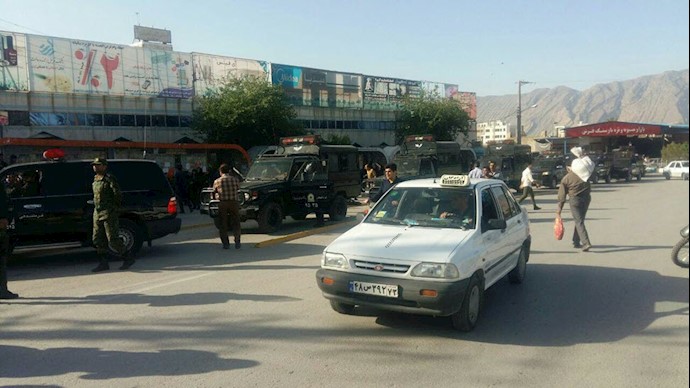 حضور نیروهای سرکوبگر انتظامی در میدان شهدای کازرون ـ آرشیو
