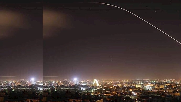 شلیک موشک کروز بر فراز دمشق