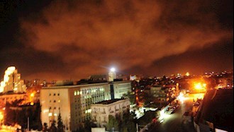 آسمان دمشق در زمان شلیک موشکها علیه پایگاههای اسد
