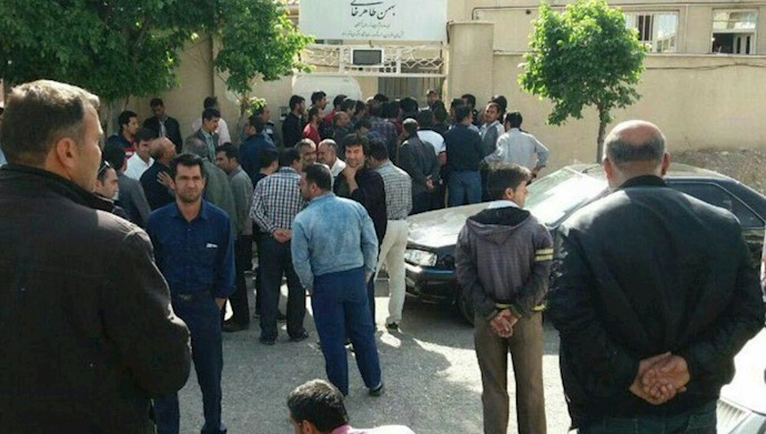 تجمع اعتراضی کارگران در تاکستان