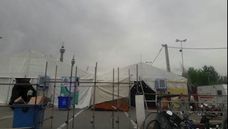 تهران.تصویری از چادر نیروی انتظامی در مقابل نمایشگاه کتاب
