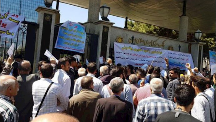 تجمع اعتراضی غارت شدگان آرمان وحدت در تهران - آرشیو