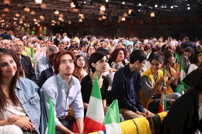 همایش بزرگ ایرانیان در پاریس