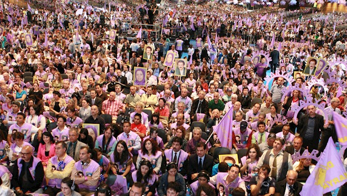 هموطنان شرکت کننده در گردهمایی بزرگ مقاومت ۳تیر ۱۳۹۱