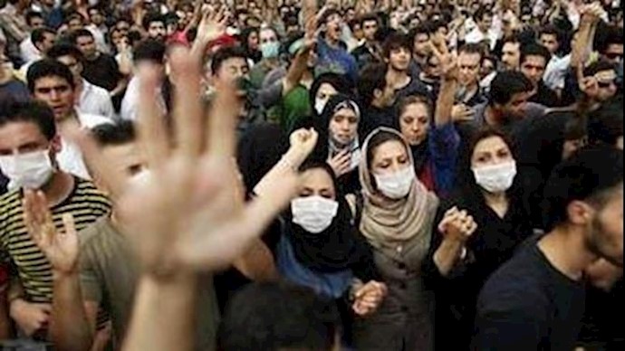 برنامه ۱۰ماده‌ای ـ خیانت خمینی به اعتماد مردم ایران و اعاده سلطنت جدید به جای جمهوری
