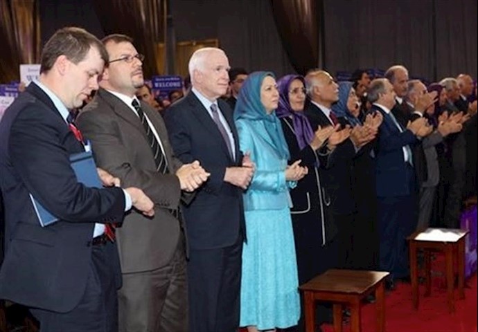 دیدار سناتور مک‌کین با مجاهدین در آلبانی