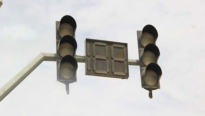 قطع برق چراغ‌های راهنمایی و رانندگی و اخلال در ترافیک