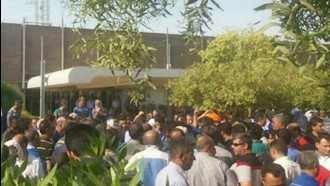 ماهشهر.تجمع اعتراضی صدها تن از کارگران پتروشیمی