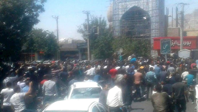 تظاهرات مردم شهرک صنعتی امیرکبیر اصفهان