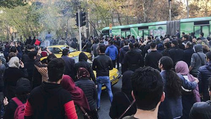 صحنه ای از تظاهرات مردم ایران
