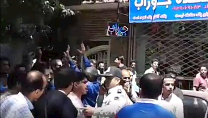 اعتصاب و تظاهرات بازار کفاشان مشهد