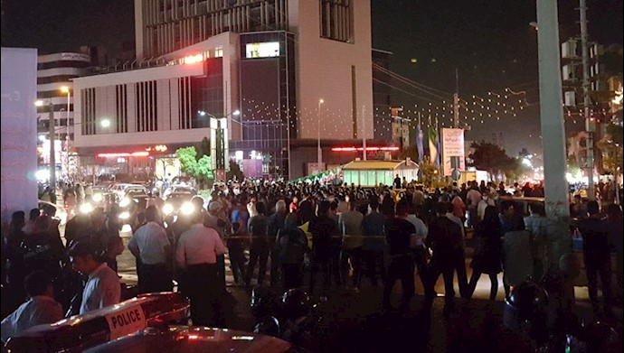 تظاهرات مردم و جوانان در گوهردشت کرج با شعارهای ضدحکومتی