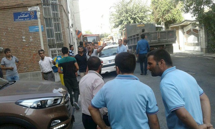 تهران.تجمع اعتراضی رانندگان کامیونهای کمپرسی -هفتمین روز اعتصاب ۷مهر۹۷