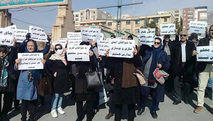 تجمع اعتراضی معلمان استان البرز