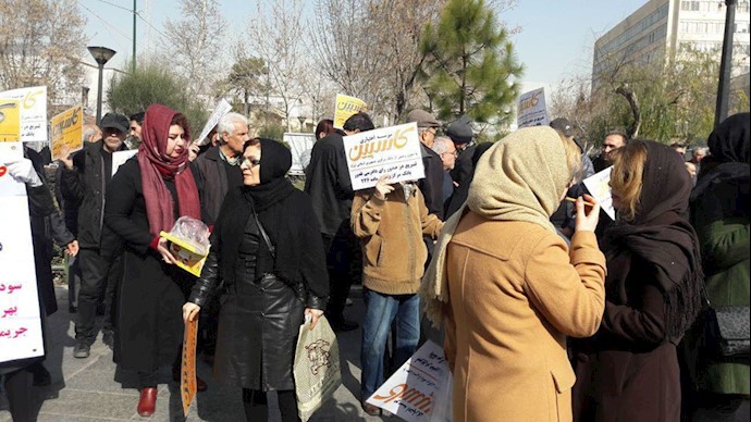 تجمع اعتراضی غارت‌شدگان(سپرده گذاران) کاسپین مقابل دادستانی رژیم در تهران 