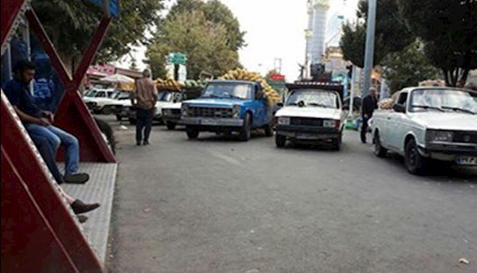 تجمع اعتراضی رانندگان وانت‌بار مقابل ساختمان شورای شهر تهران