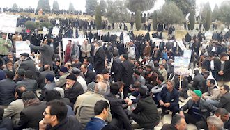 راهپیمایی کشاورزان  اصفهان به‌همراه خانواده خود و تجمع اعتراضی در مقابل پل خواجو - ۱۲دی ۹۷