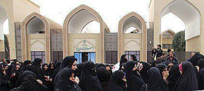  یزد.تجمع اعتراضی معلمان مدارس حمایتی