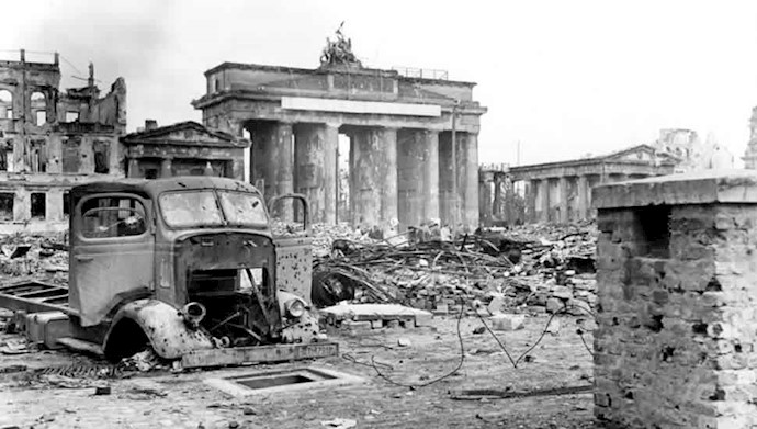 ۶ فوریه ۱۹۴۴ - ۱۷ بهمن: تشدید بمباران هوایی برلین