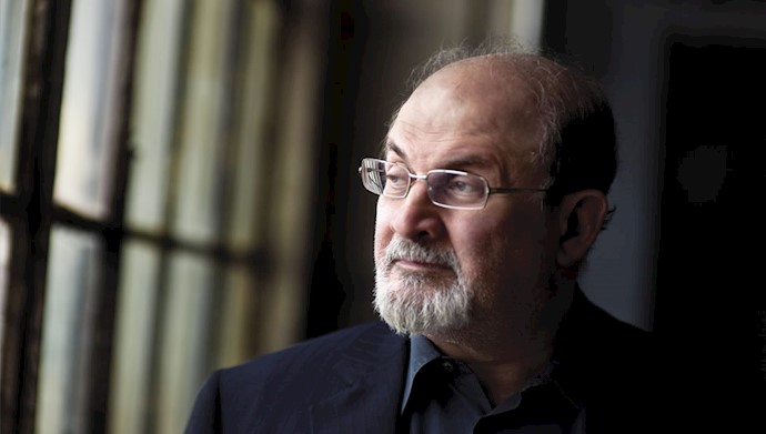 ۲۵ بهمن ۱۳۶۸ – ۱۴ فوریه: سلمان رشدی هدف صدور تروریسم خمینی