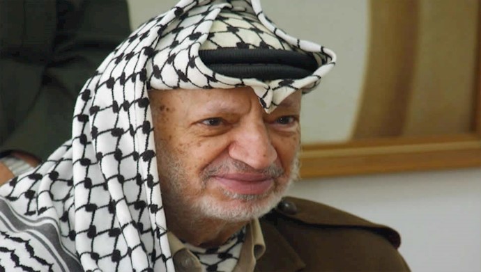 ۲۱ ژانویه ۱۹۹۶ - ۱ بهمن: عرفات به عنوان اولین رئیس دولت فلسطین
