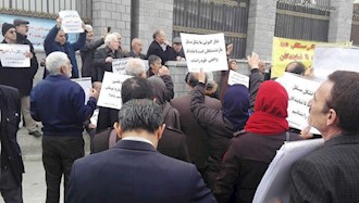 تجمع بازنشستگان در جلوی مجلس رژیم آخوندی - ۱۲دی ۹۷