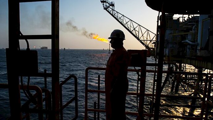 شرکت های نفتی روس بساط خود را از ایران جمع می کنند